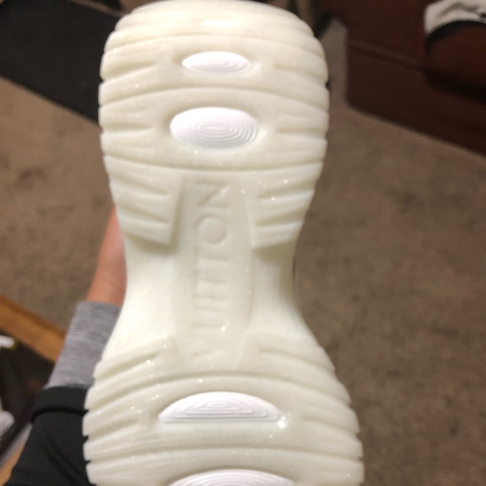 Louis Vuitton Run Away Pulse